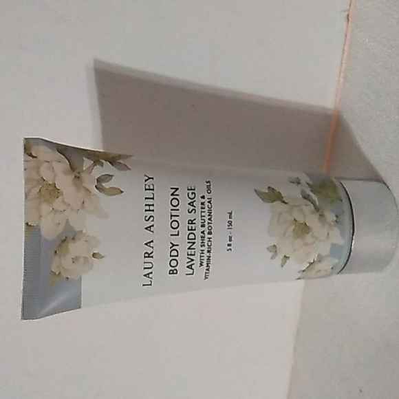Laura Ashley Lavender Sage Body Lotion - Picture 1 of 7